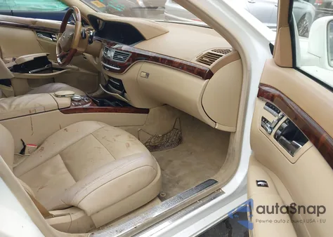 2013 Mercedes-Benz S 550 4Matic z USA, uszkodzony, nr VIN WDDNG9EB6DA496332